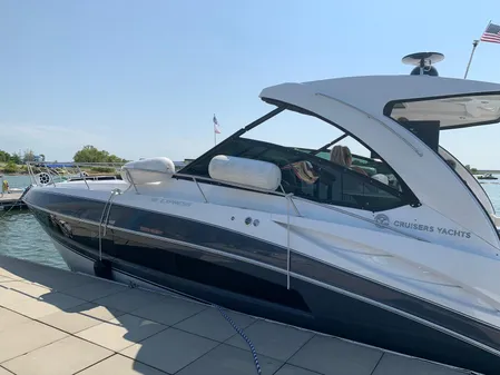 Cruisers Yachts 38 Express 