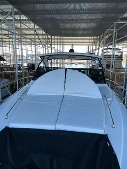 Cruisers Yachts 38 Express image