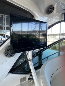 Cruisers Yachts 38 Express image