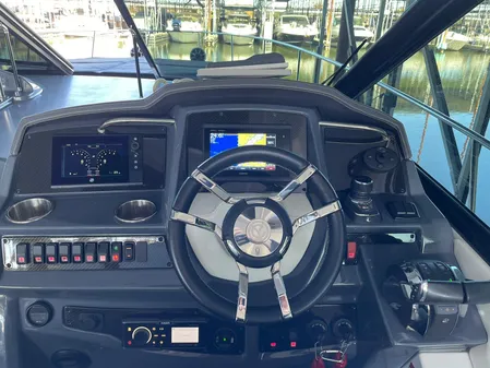 Cruisers Yachts 38 Express image