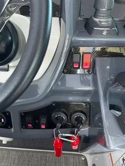 Cruisers Yachts 38 Express image