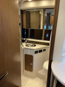 Cruisers Yachts 38 Express image