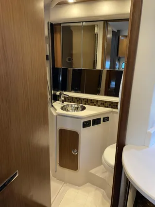 Cruisers Yachts 38 Express image