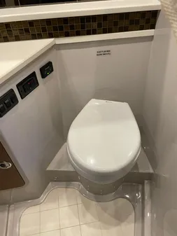 Cruisers Yachts 38 Express image