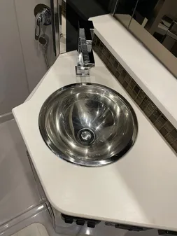 Cruisers Yachts 38 Express image