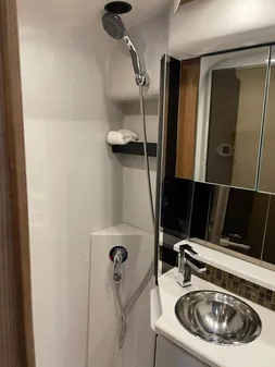 Cruisers Yachts 38 Express image