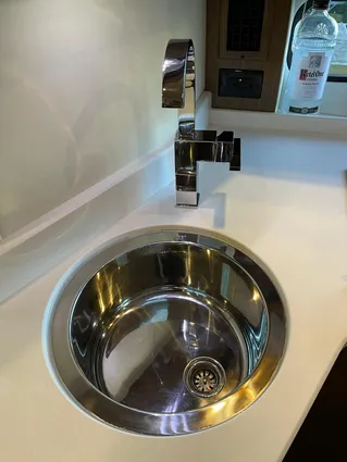 Cruisers Yachts 38 Express image