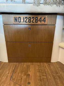 Cruisers Yachts 38 Express image