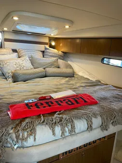 Cruisers Yachts 38 Express image