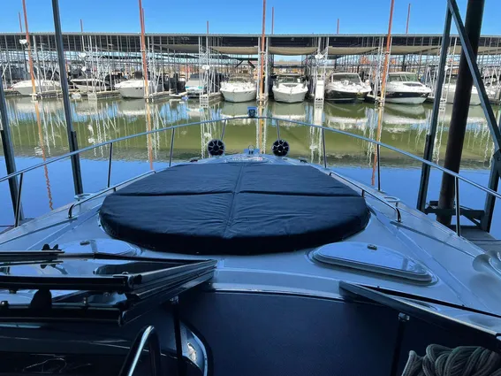 Cruisers Yachts 38 Express image