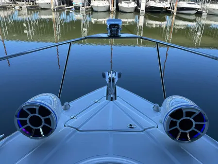 Cruisers Yachts 38 Express image