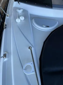 Cruisers Yachts 38 Express image