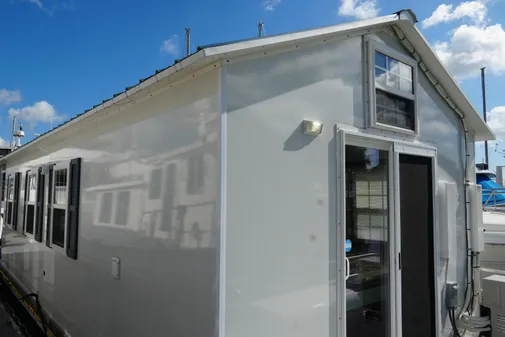 Catamaran Aqua Lodge image