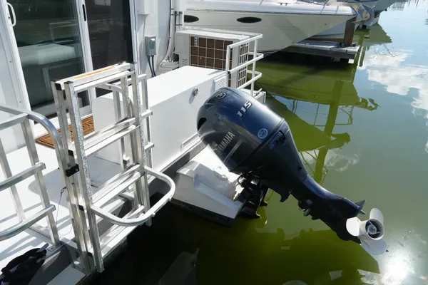 Catamaran Aqua Lodge image