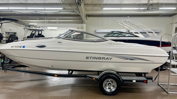 Stingray 200 CX Cuddy 