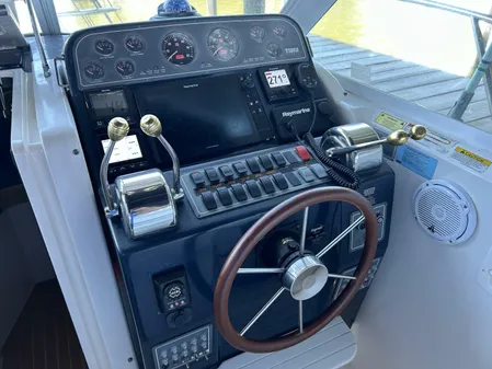 Tiara Yachts 2900 Coronet image