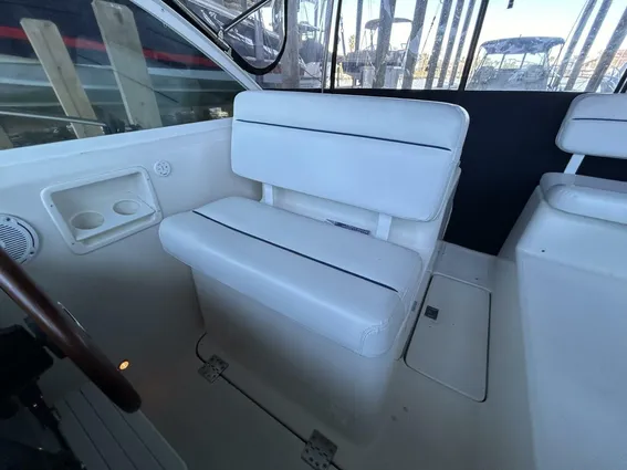 Tiara Yachts 2900 Coronet image