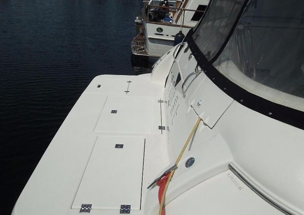 Cruisers-yachts 370-EXPRESS image