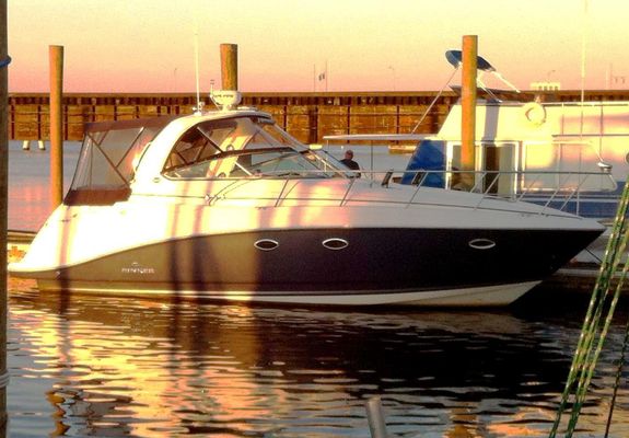 Rinker 350 Express Cruiser - main image