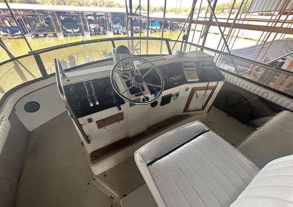 Carver 3807 Aft Cabin Motor Yacht image