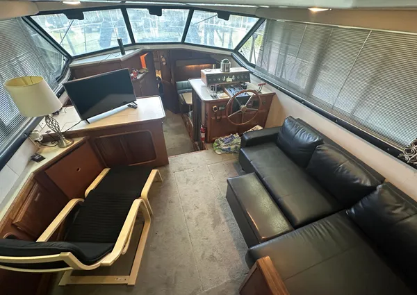 Carver 3807 Aft Cabin Motor Yacht image