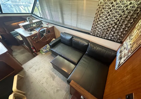 Carver 3807 Aft Cabin Motor Yacht image