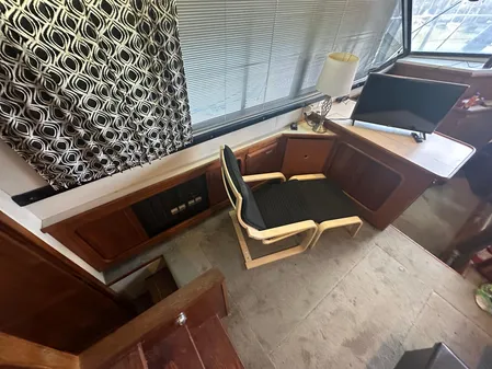 Carver 3807 Aft Cabin Motor Yacht image