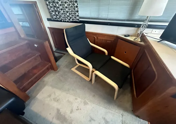 Carver 3807 Aft Cabin Motor Yacht image