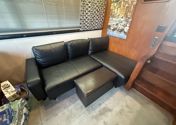 Carver 3807 Aft Cabin Motor Yacht image