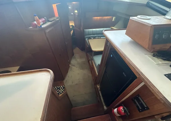 Carver 3807 Aft Cabin Motor Yacht image