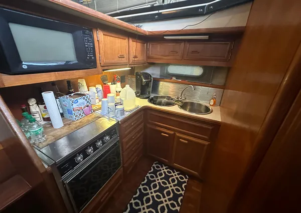 Carver 3807 Aft Cabin Motor Yacht image