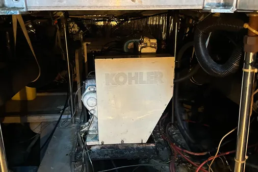 Carver 3807 Aft Cabin Motor Yacht image