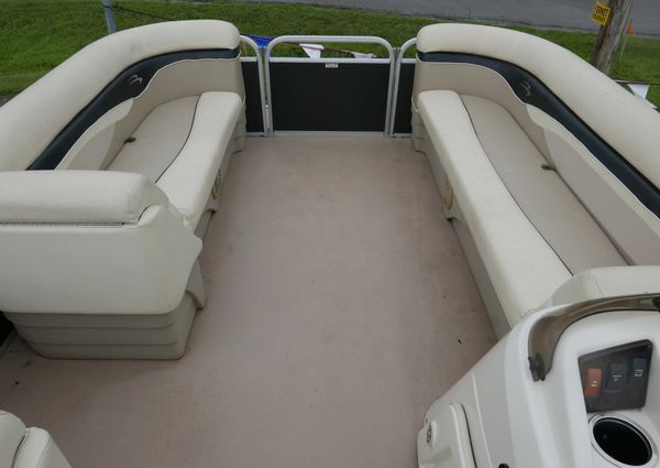 Bennington 22SLX image