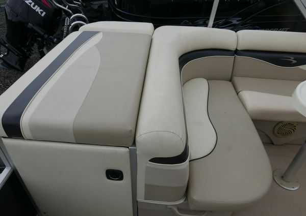 Bennington 22SLX image