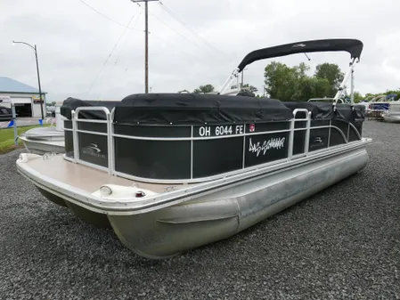 Bennington 22SLX image