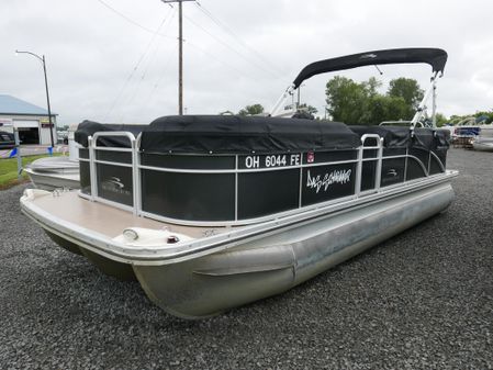 Bennington 22SLX image