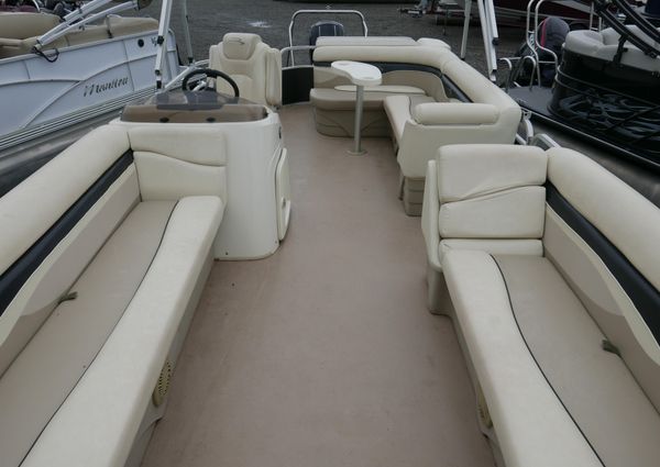 Bennington 22SLX image