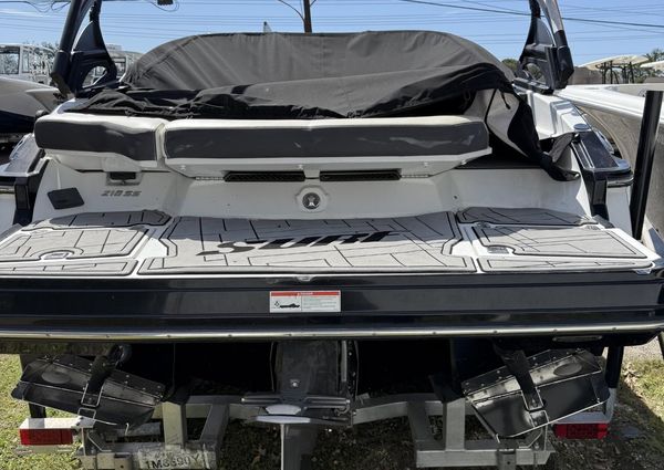 Monterey 218SS-SUPER-SPORT image