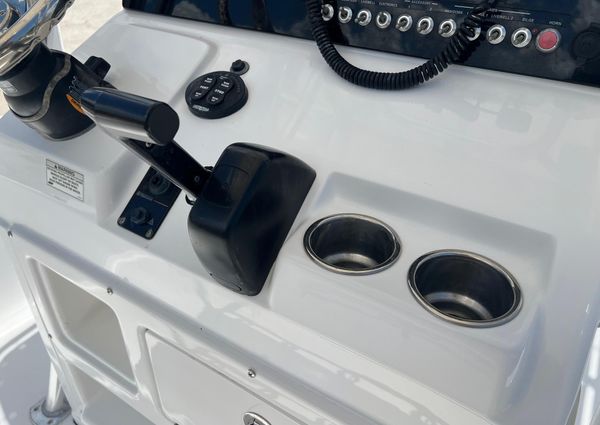 Sportsman MASTERS-247-BAY-BOAT image