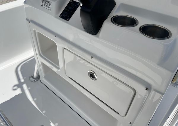 Sportsman MASTERS-247-BAY-BOAT image