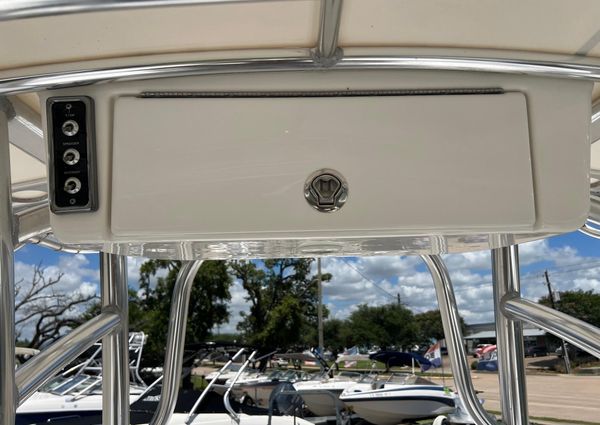 Sportsman MASTERS-247-BAY-BOAT image