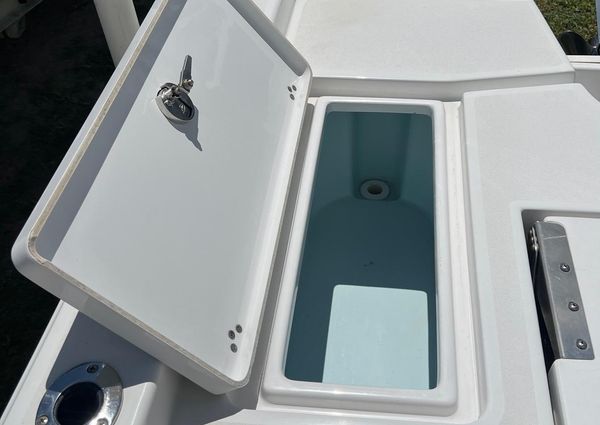 Sportsman MASTERS-247-BAY-BOAT image