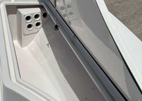 Sportsman MASTERS-247-BAY-BOAT image