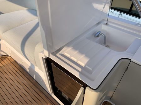 Azimut FLY-60-FLYBRIDGE image