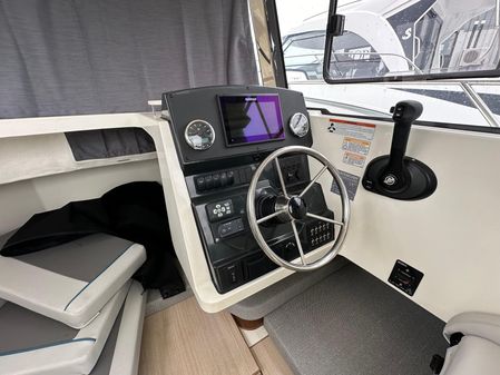 Quicksilver 625-PILOTHOUSE image