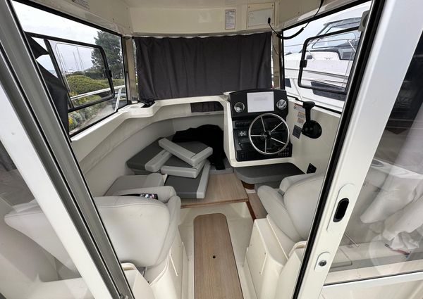 Quicksilver 625-PILOTHOUSE image