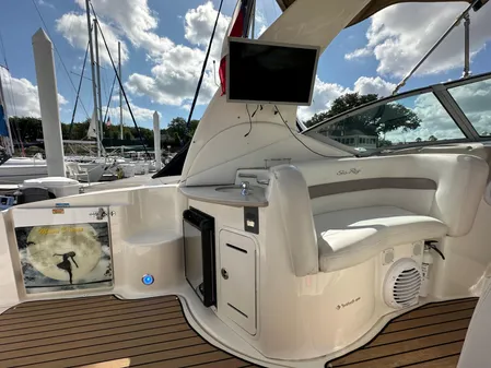Sea Ray 320 Sundancer image