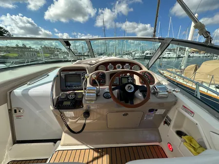 Sea Ray 320 Sundancer image