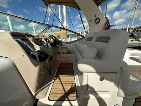 Sea Ray 320 Sundancer image