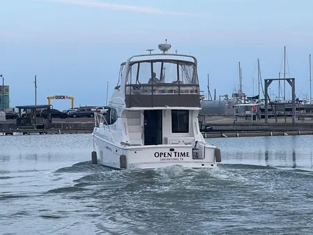 Silverton 34 Convertible image